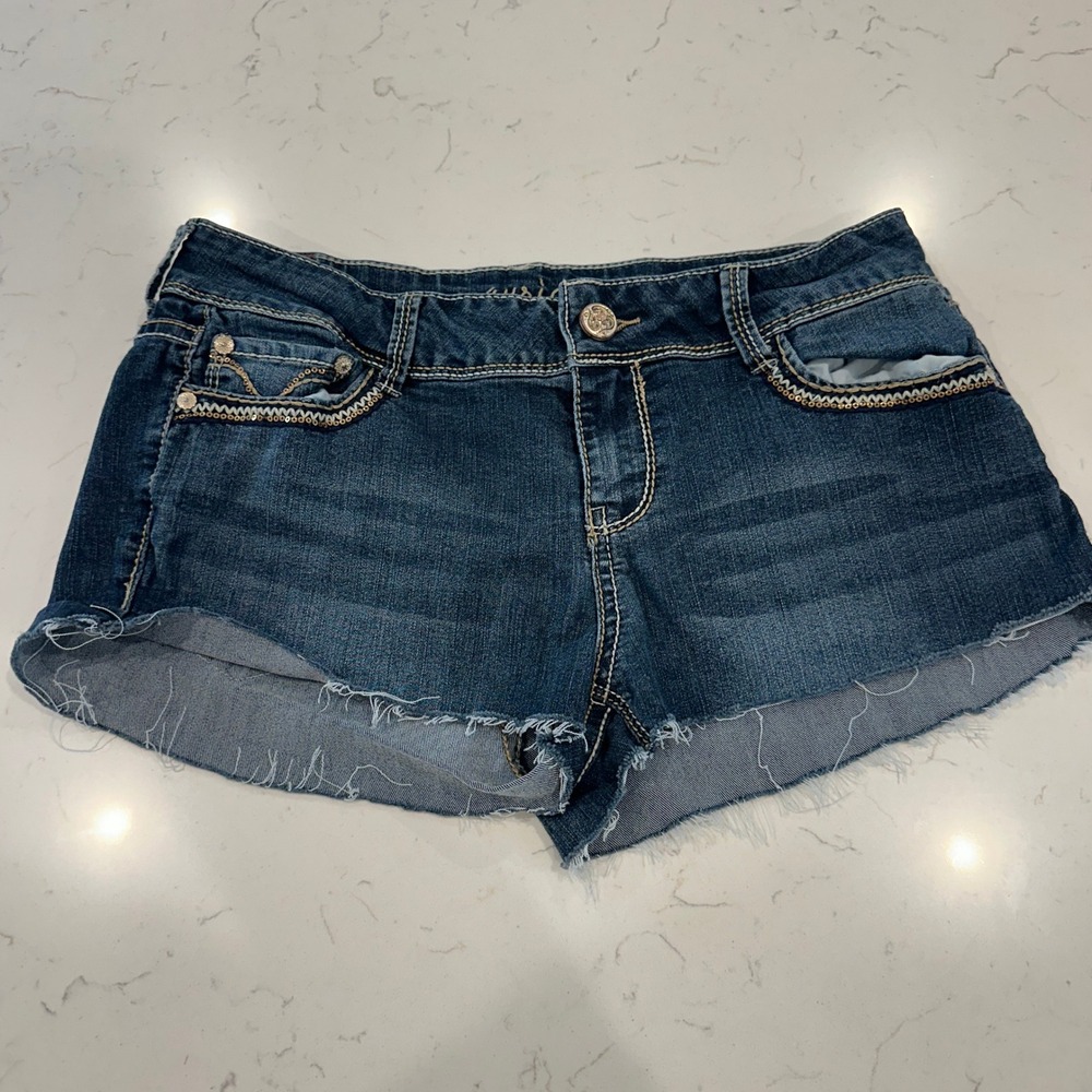 Maurices Womens Dark Wash Embroidered Sequin Cut Off Denim Jean Shorts Size L